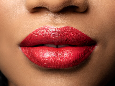 RED LIPSTICK, A WOMAN’S SECRET WEAPON