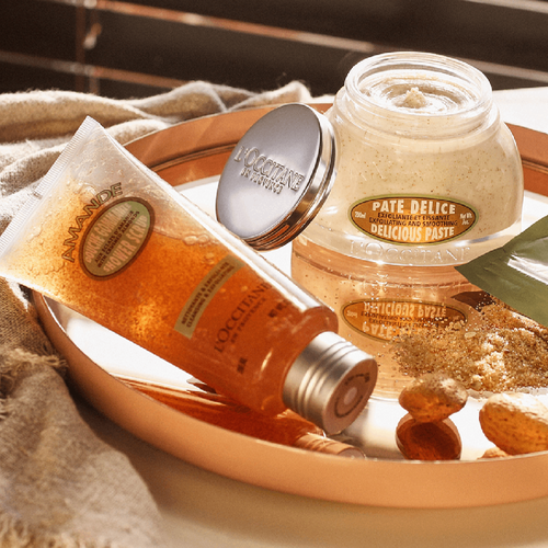 L'OCCITANE Almond Shower Scrub 200ml