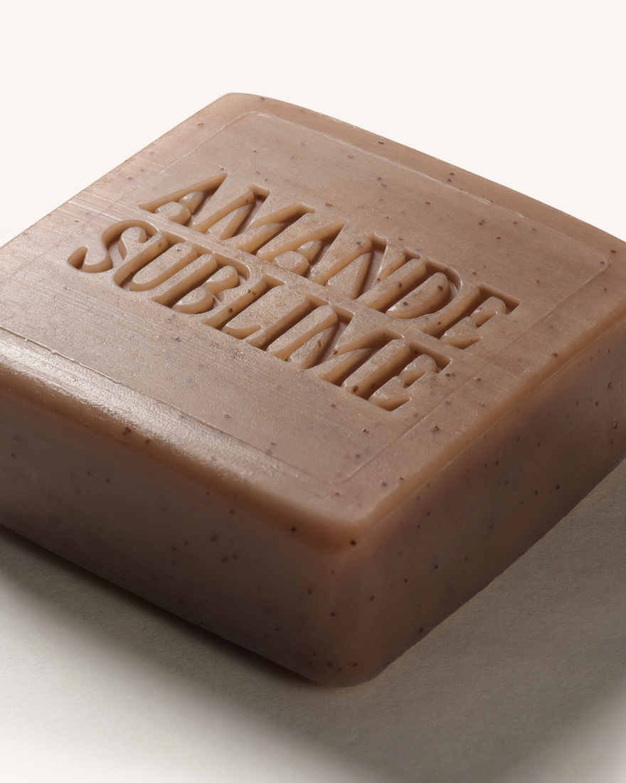 L'OCCITANE Almond Sublime Exfoliating Soap 50G