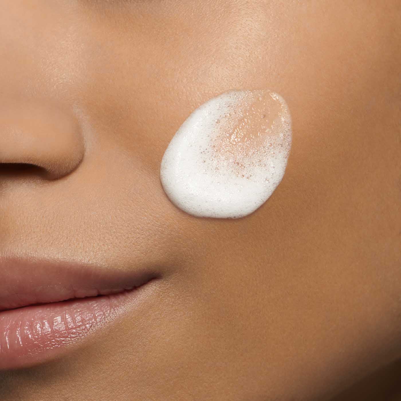 CLARINS Gentle Renewing Cleansing Mousse
