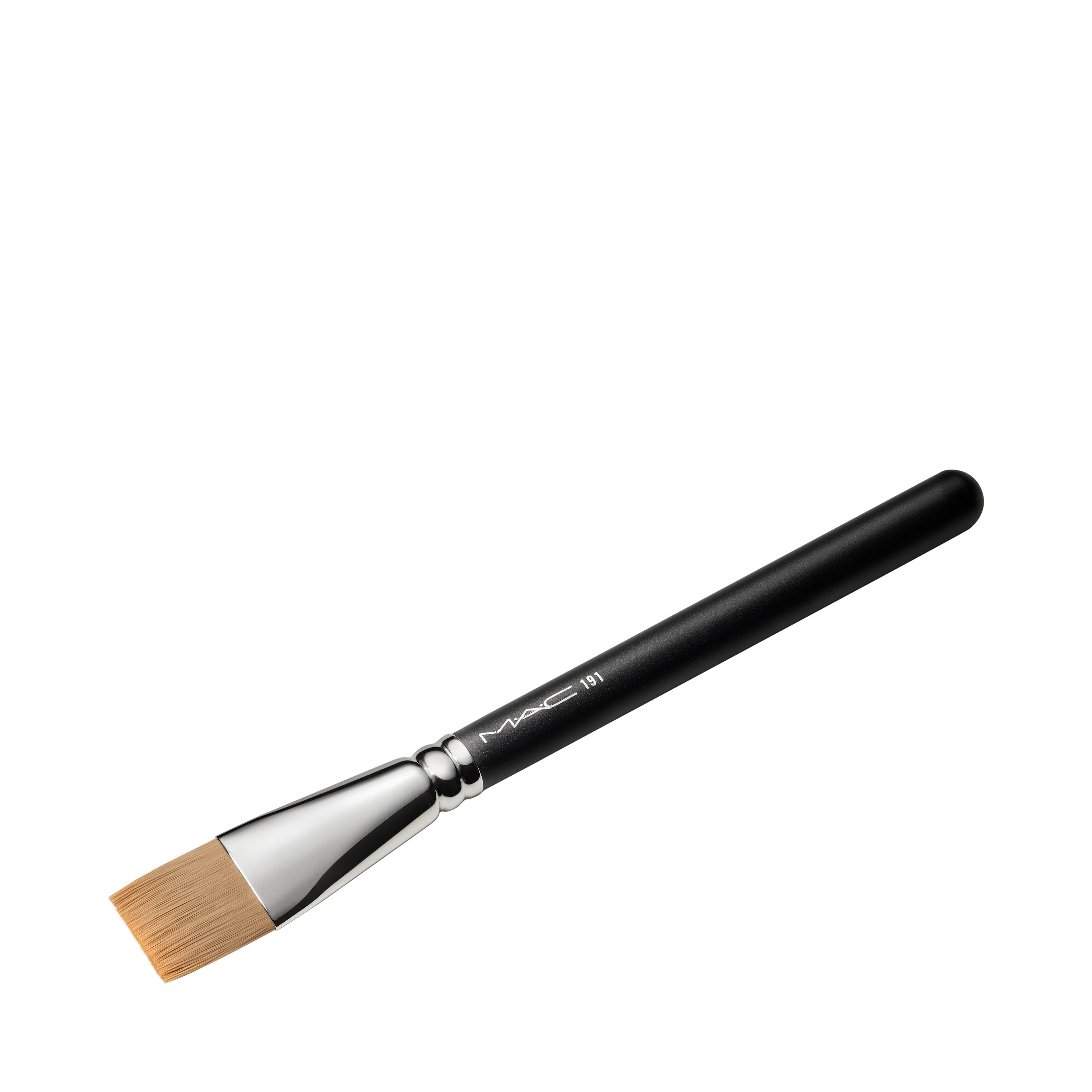 M·A·C  191 Square Foundation Brush