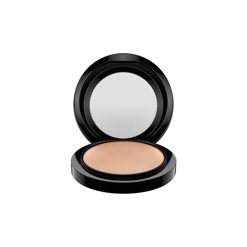 M·A·C Mineralize Skinfinish Natural