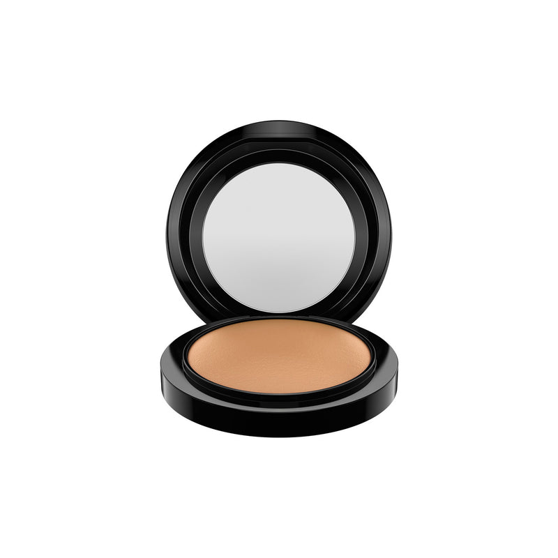 M·A·C Mineralize Skinfinish Natural