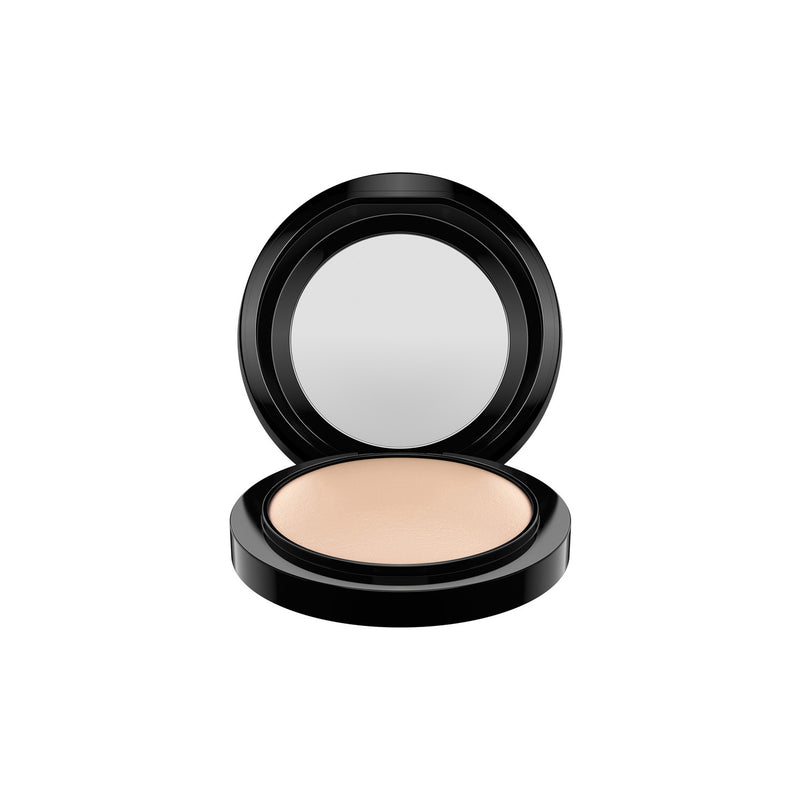 M·A·C Mineralize Skinfinish Natural