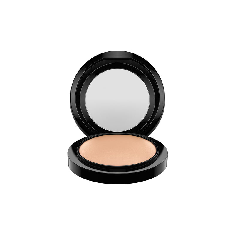 M·A·C Mineralize Skinfinish Natural