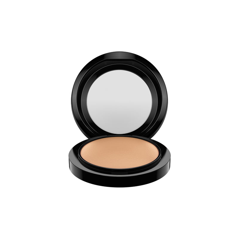 M·A·C Mineralize Skinfinish Natural