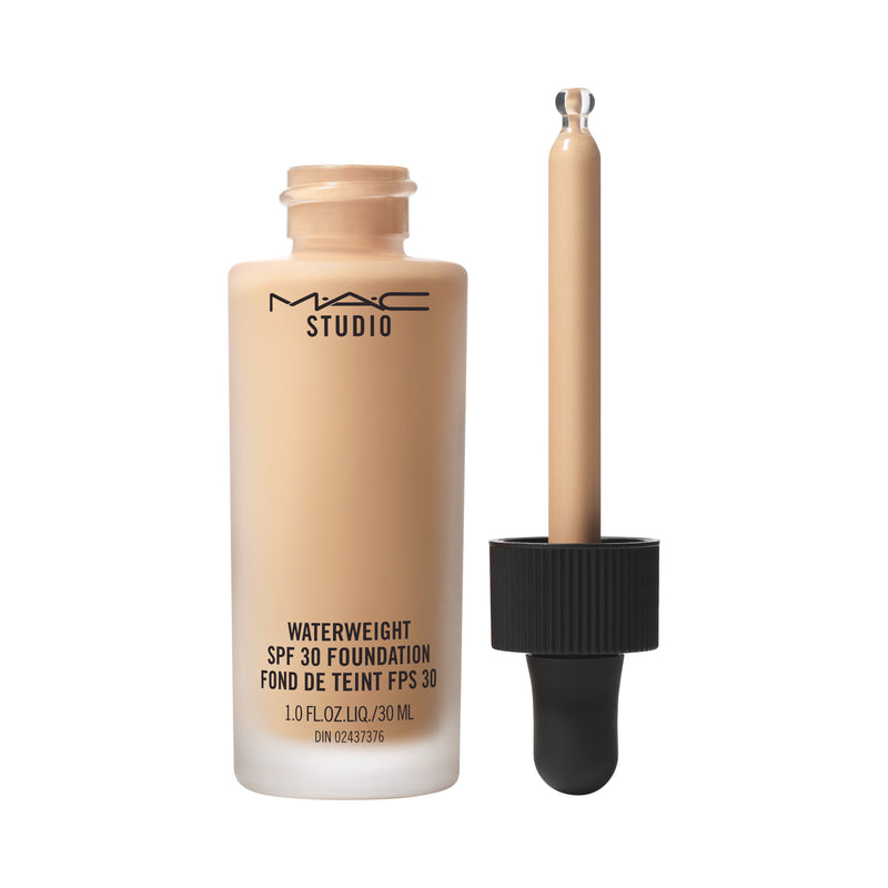 M·A·C Waterweight Spf 30 Foundation