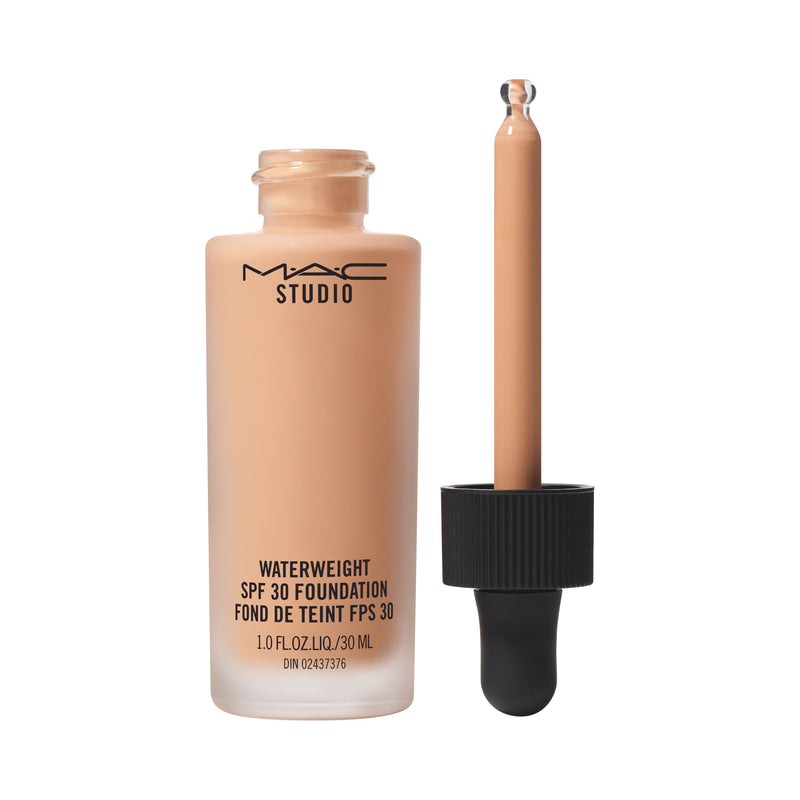 M·A·C Waterweight Spf 30 Foundation