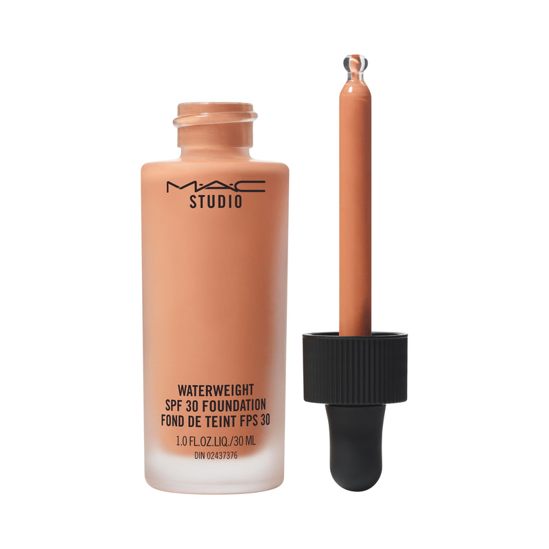 M·A·C Waterweight Spf 30 Foundation