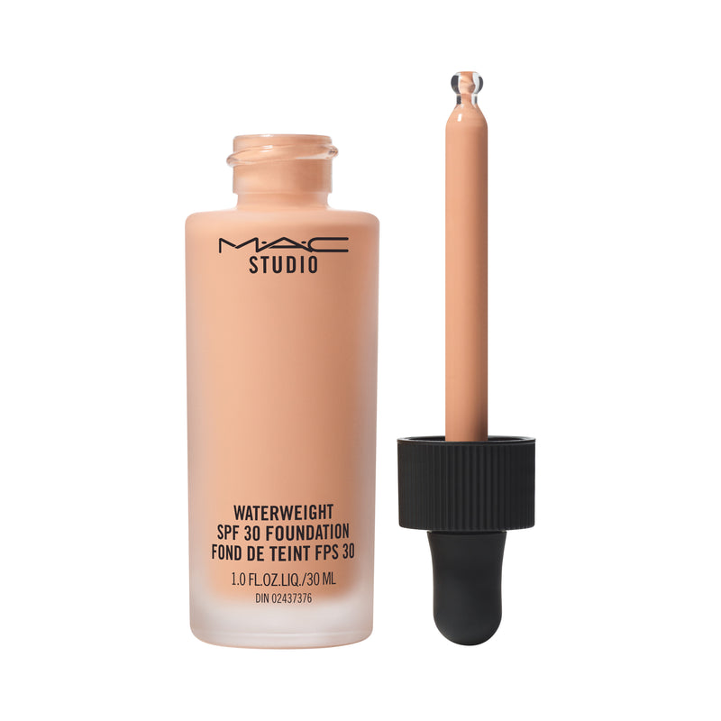 M·A·C Waterweight Spf 30 Foundation
