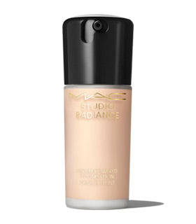 M·A·C Studio Radiance Serum-Powdered Foundation